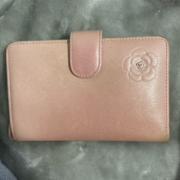 🌸 Chanel Camellia Accent French Wallet - Picture 1 of 7